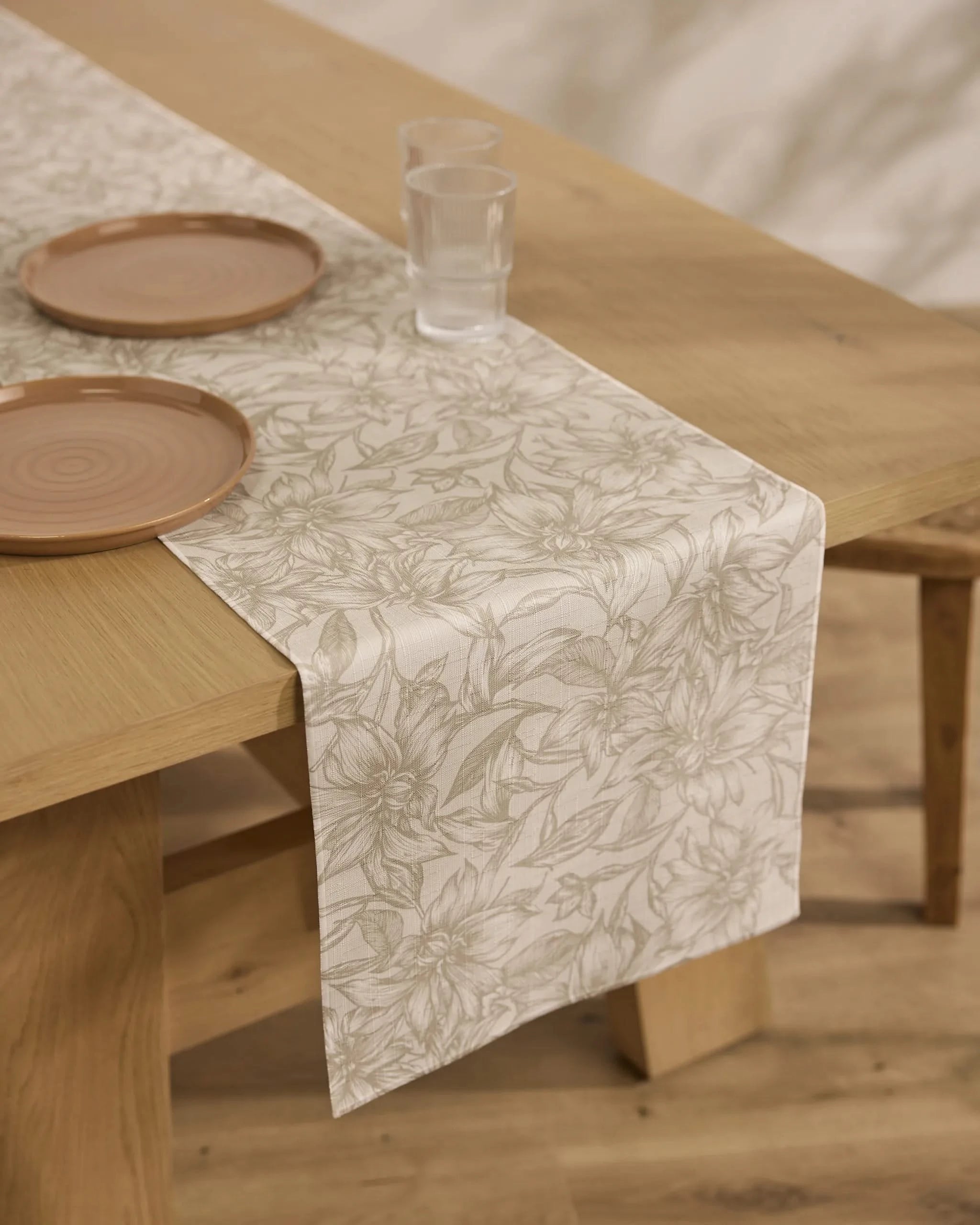 Alba Table Runner | Geometry – GEOMETRY Alba Table Runner | Geometry – GEOMETRY