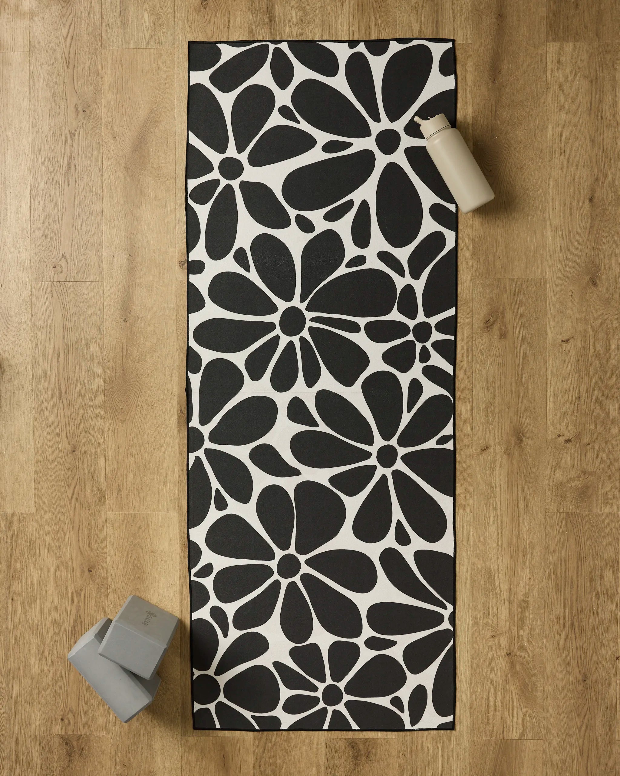 Cute Flowers Yoga Towel | Geometry – GEOMETRY
