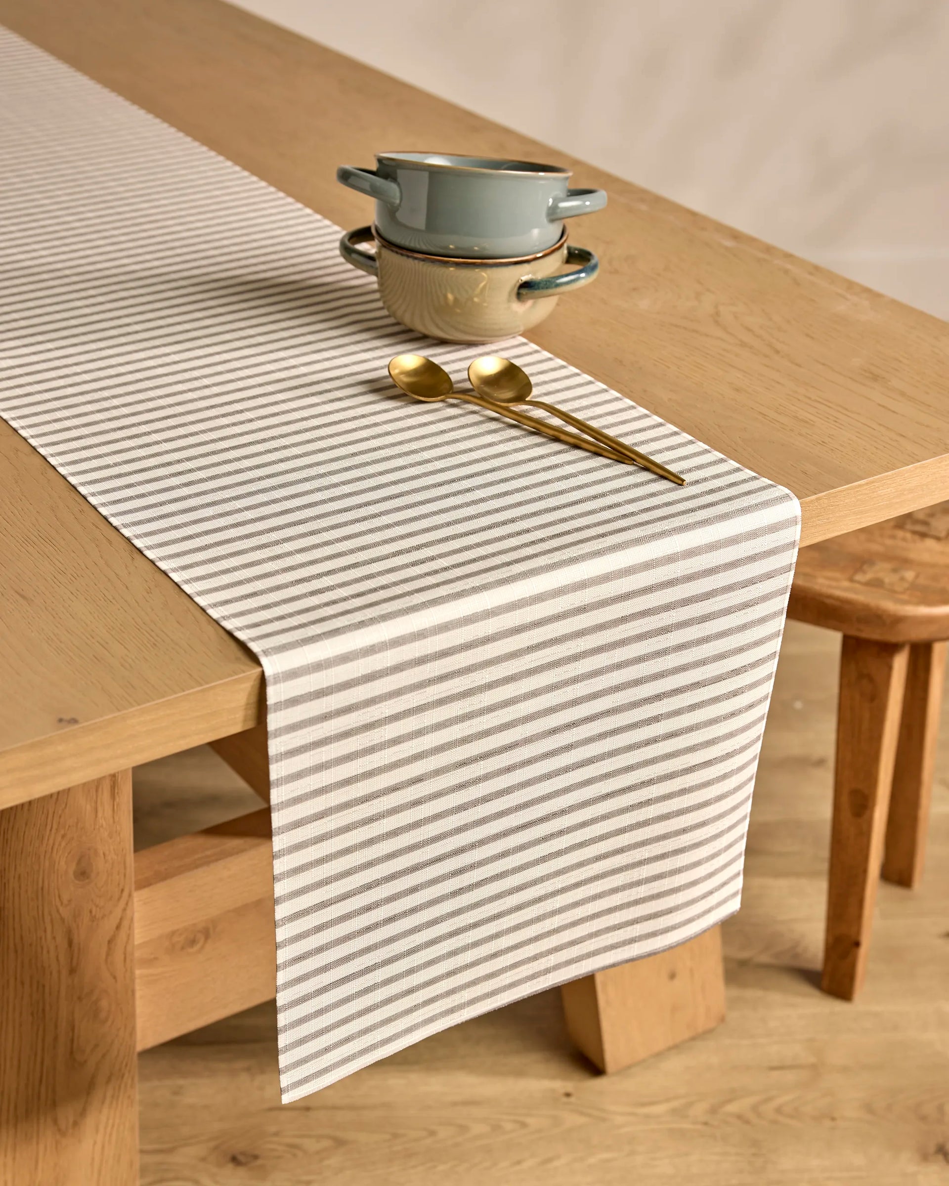 table runner 「立涌菊華紋」　帯リメイク　長尺 TR-MF-stone-stripe-4.webp?v=