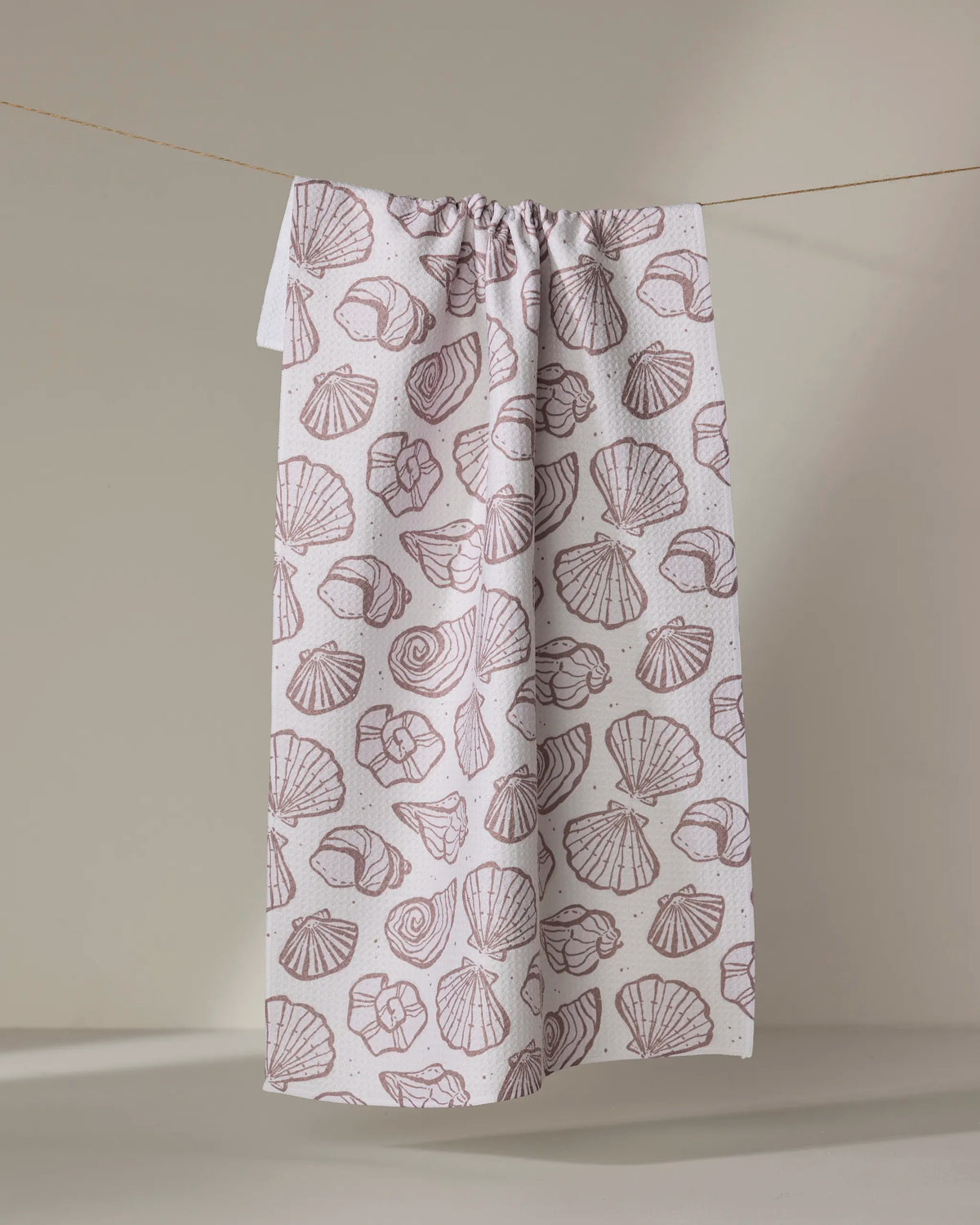 Retro Coastal Seashells in Neutral